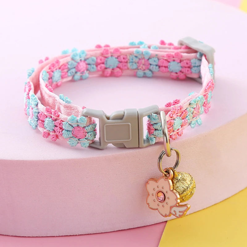 Collier pour chat avec clochette — réglable, motifs empreintes